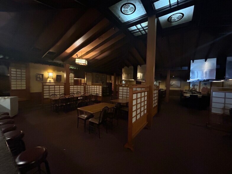 More Photos Of 8 Tech One Dr, Monroeville Restaurant For Lease