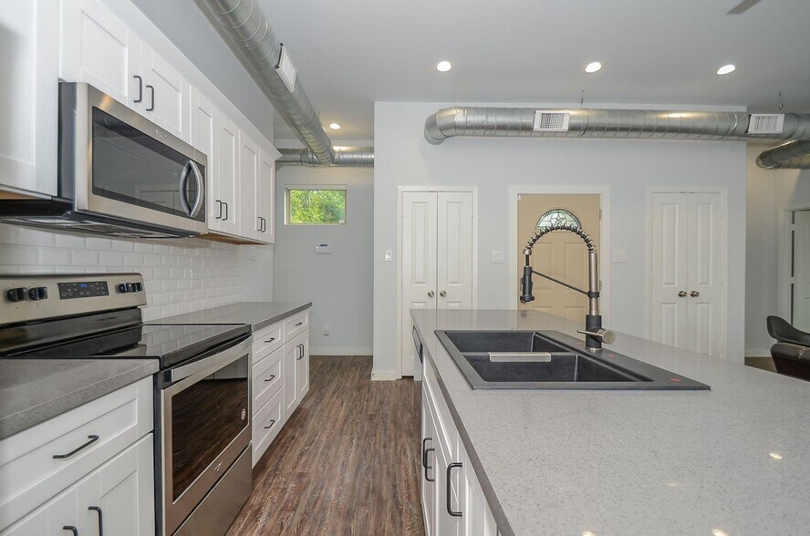 More Photos Of 3424-3426 Tuam St, Houston Apartments For Sale