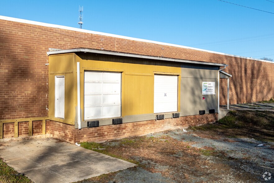 More Photos Of 915 Curtis St, Monroe Distribution For Lease