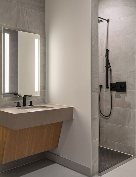 More Photos Of 401 N Ervay St, Dallas Office Residential For Lease