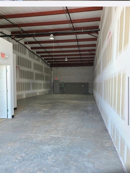 More Photos Of 1550 Tileston Rd, Saint Cloud Warehouse For Lease