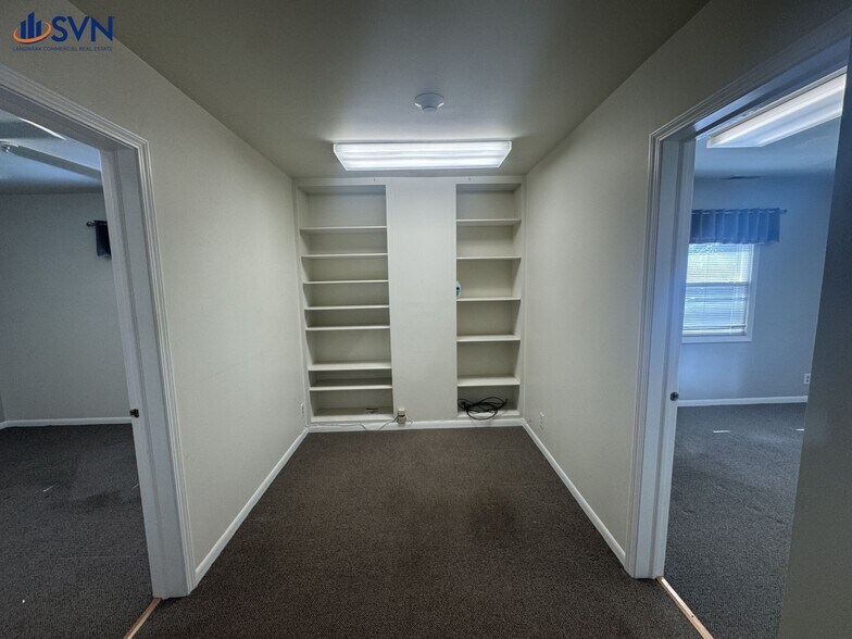 More Photos Of 202 Campbell St, Geneva Office For Lease