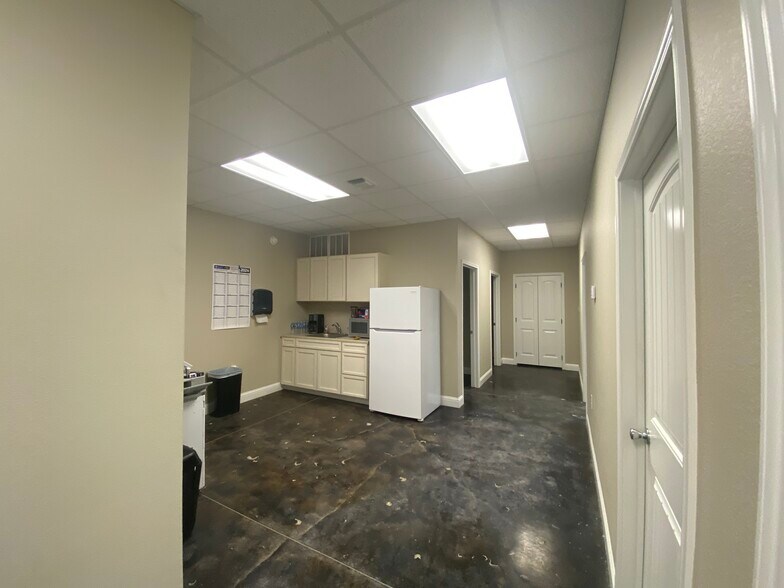 More Photos Of 2444 N FM 1936, Odessa Warehouse For Lease