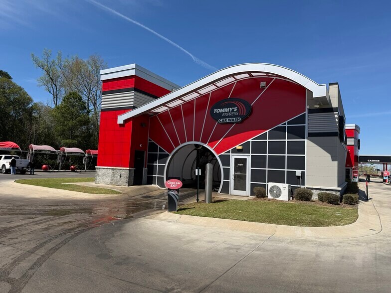 More Photos Of 2772 Riverside Dr, Macon-Bibb Carwash For Sale