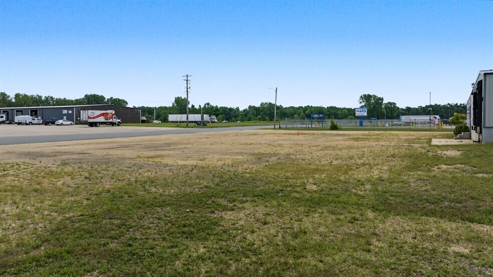 More Photos Of 211 Toro Rd, Tomah Warehouse For Lease