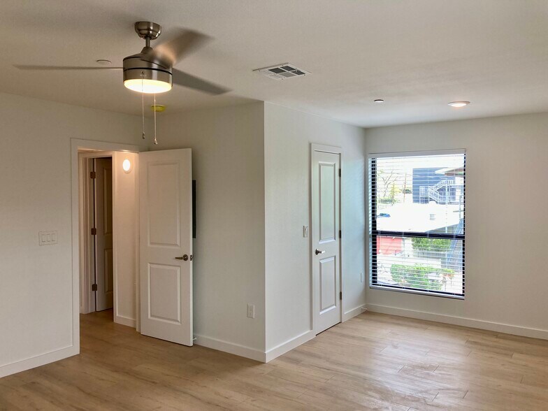 More Photos Of 1915 E Martin Luther King Jr Blvd, Austin Apartments For Sale