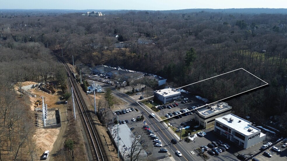 More Photos Of 136 Woodbury Rd, Woodbury Medical For Sale