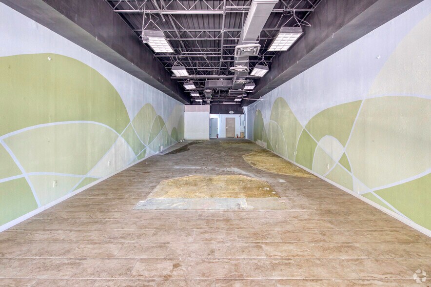 More Photos Of 15305 Amberly Dr, Tampa Unknown For Lease