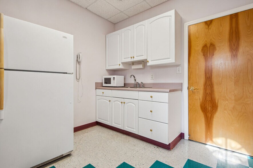 More Photos Of 43 Office Park Dr, Jacksonville Medical For Lease