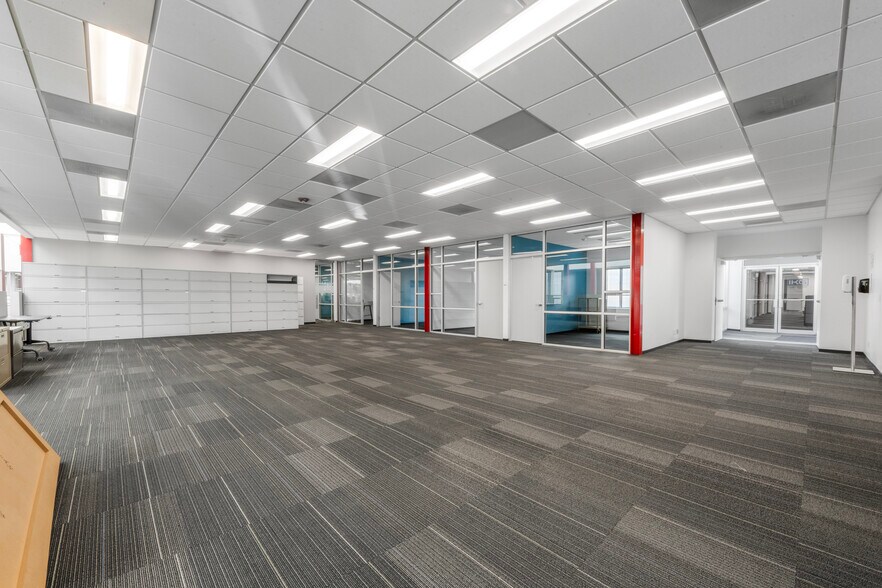 More Photos Of 15635 Jacintoport Blvd, Houston Office For Lease