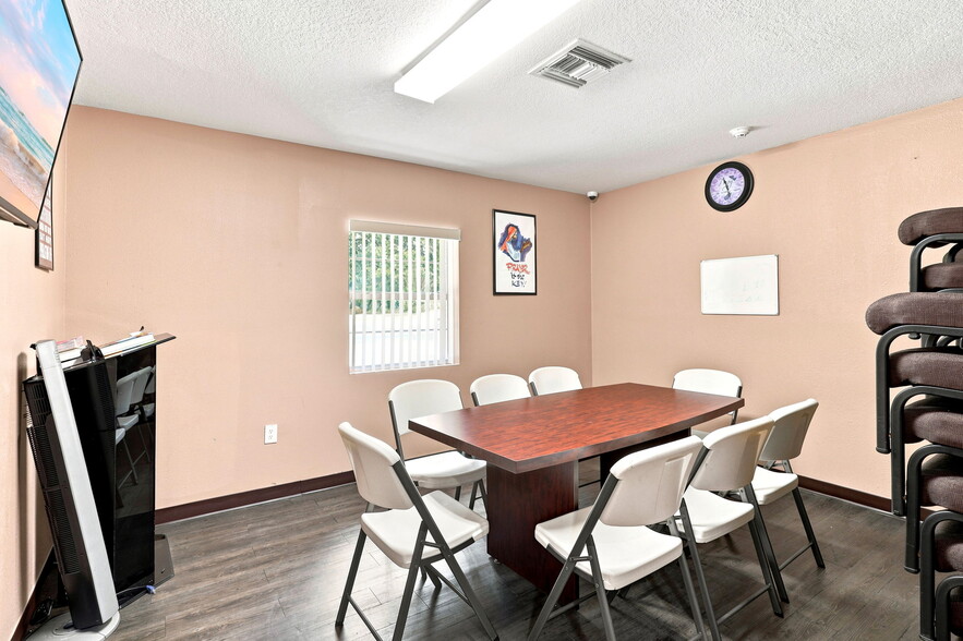 More Photos Of 3075 N Goldenrod Rd, Winter Park Religious Facility For Sale
