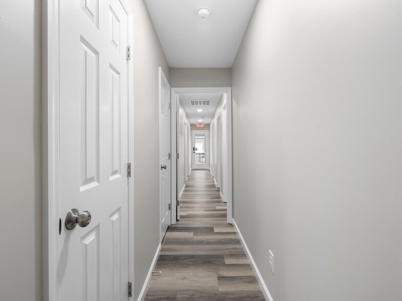 More Photos Of 3261 New Bern Hwy, Jacksonville Light Distribution For Sale