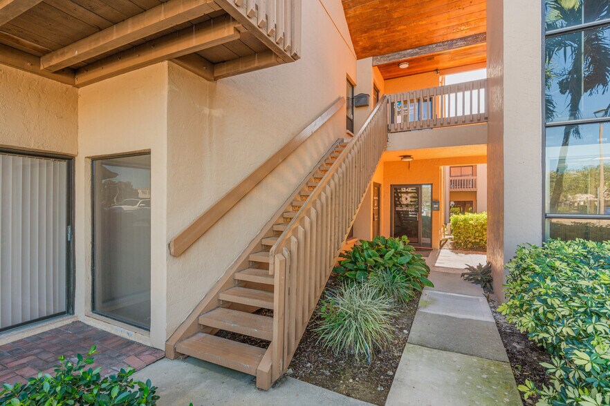 More Photos Of 2831 Ringling Blvd, Sarasota Unknown For Lease