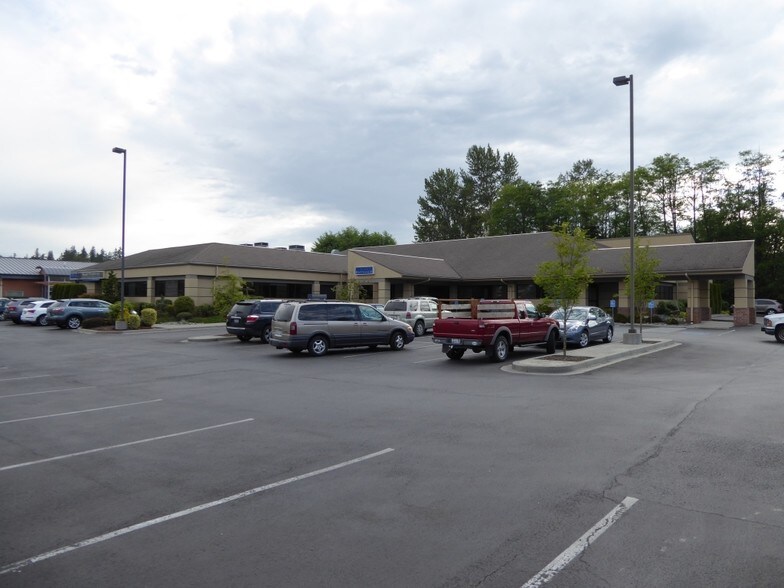 Primary Photo Of 1500 Continental Pl, Mount Vernon Medical For Lease