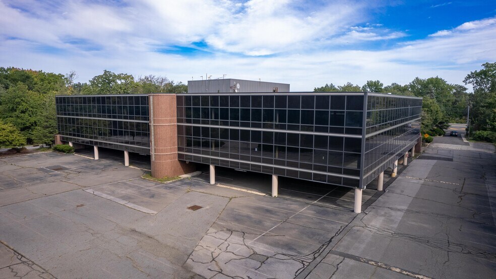 More Photos Of 1000 Sylvan Ave, Englewood Cliffs Office For Sale
