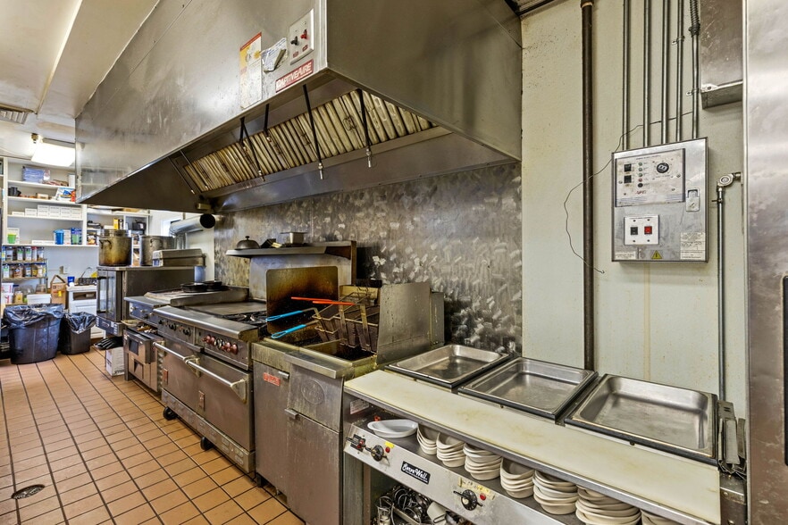 More Photos Of 5100-N Star Blvd, Great Falls Storefront Retail Office For Sale