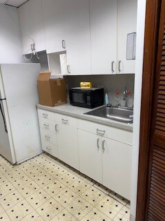 More Photos Of 4401 Tradewinds Ave, Lauderdale-by-the-Sea Medical For Sale