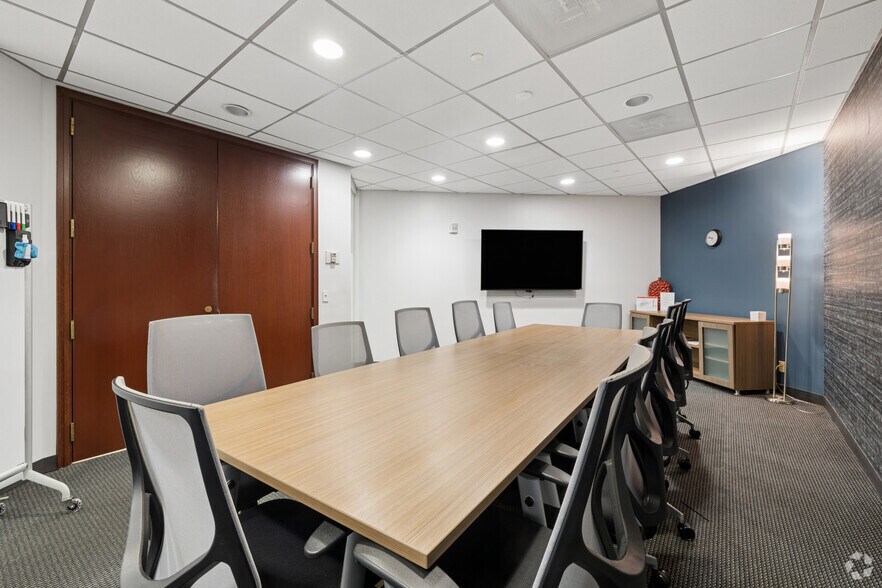 More Photos Of 1221 Brickell Ave, Miami Coworking Space