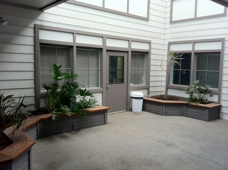 More Photos Of 101 N College Ave, Modesto Office For Sale
