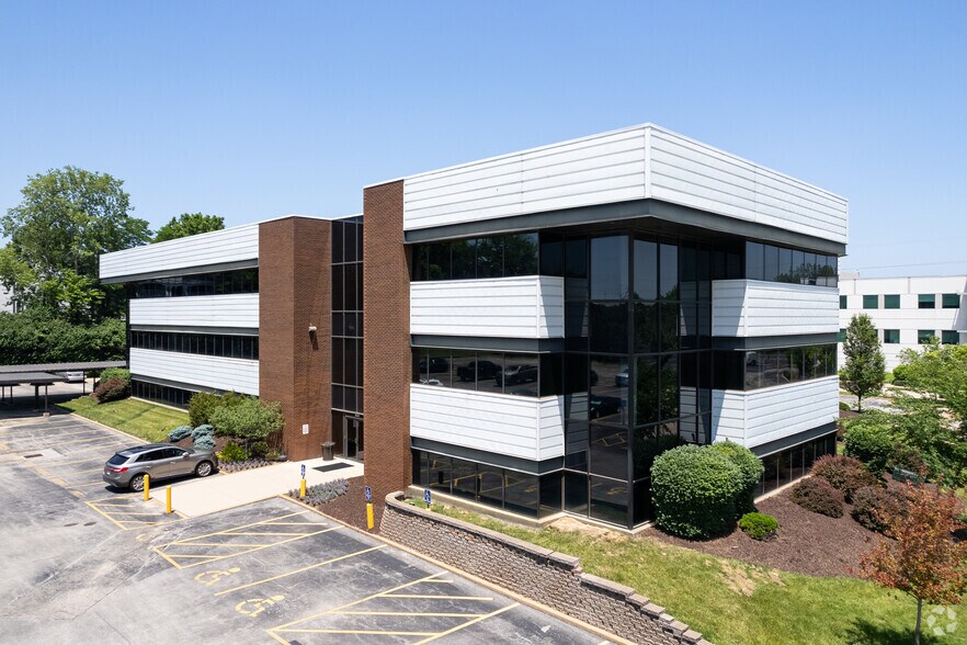 More Photos Of 1224 Fern Ridge Pky, Saint Louis Unknown For Lease