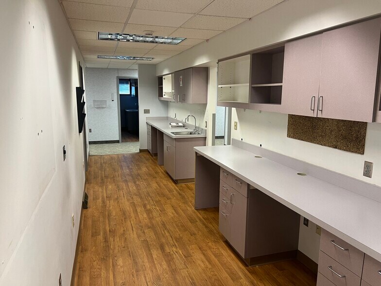 More Photos Of 305 S Highway 27, Cadott Medical For Sale