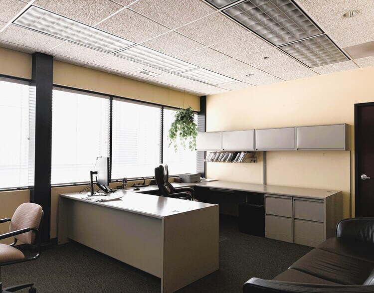 More Photos Of 16500 Vincennes Ave, South Holland Warehouse For Sale