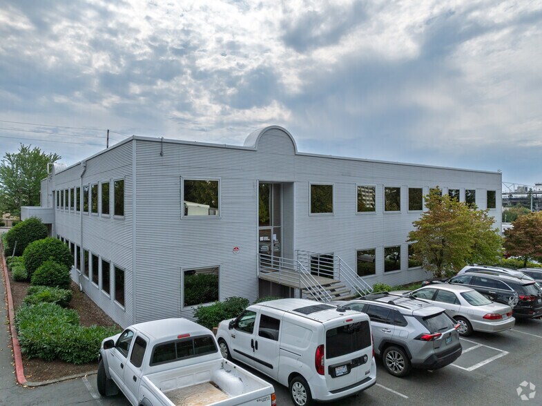More Photos Of 3100 S 176th St, Seatac Office For Lease