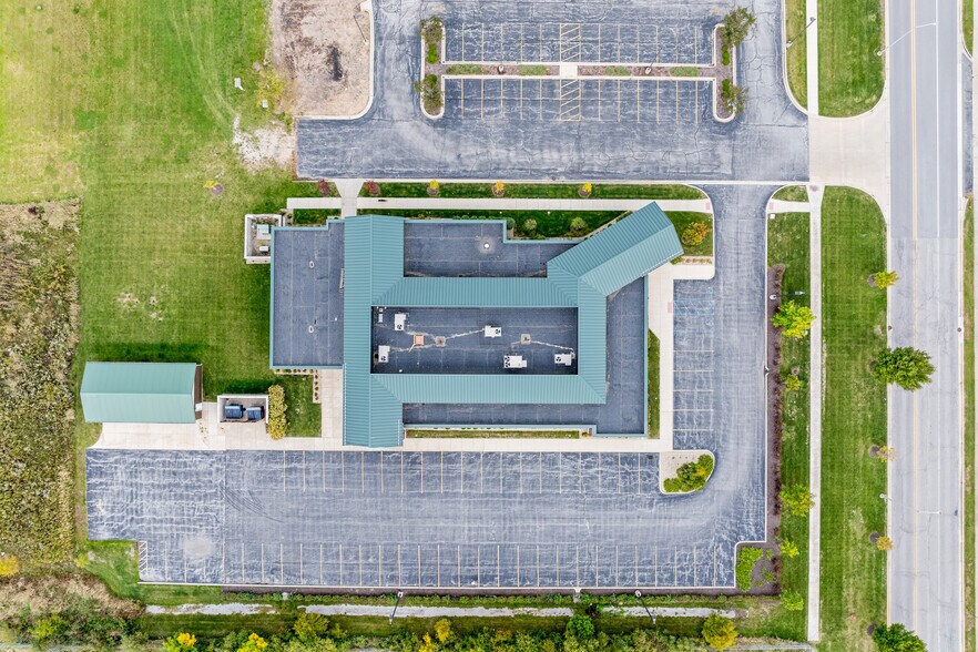 More Photos Of 9404 Margo Ln, Munster Office For Sale