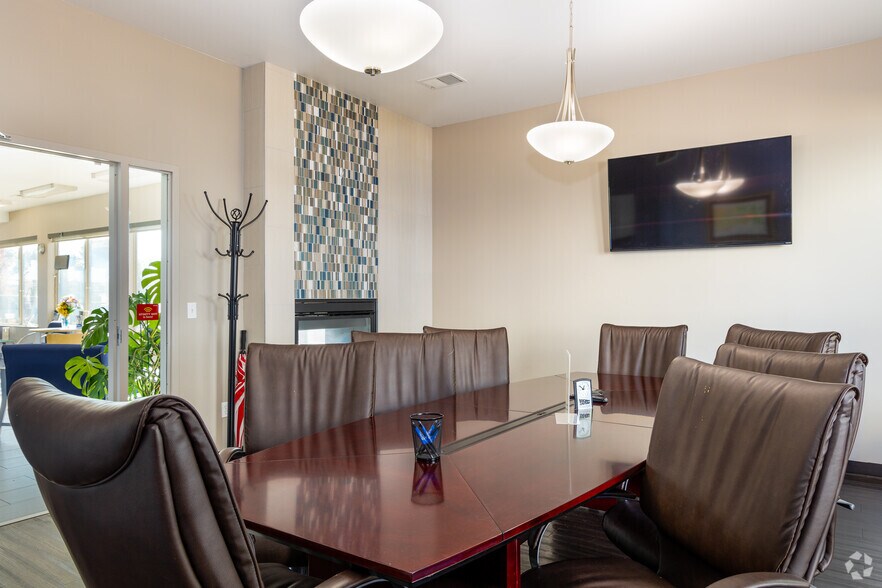 More Photos Of 4911 W 58th Ave, Arvada Warehouse For Lease