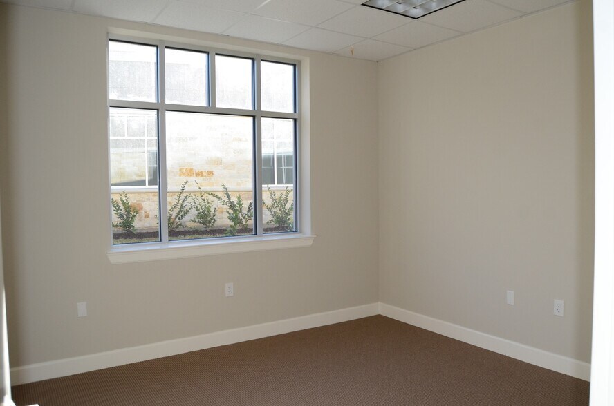 More Photos Of 8505 Technology Forest Pl, The Woodlands Medical For Sale