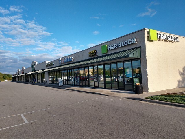 More Photos Of 1059-1145 Walmart Dr, Williamston Storefront For Lease