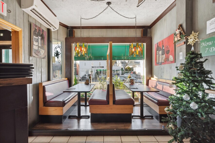 More Photos Of 21 Hill St, Southampton Restaurant For Lease