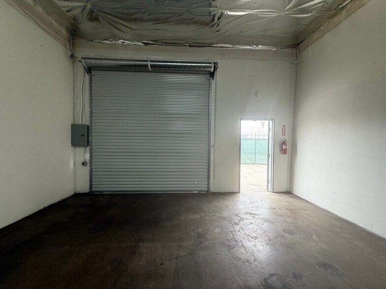 More Photos Of 1619-1623 S Minnie St, Santa Ana Flex For Sale