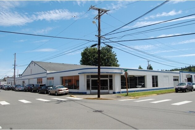 More Photos Of 305 S 1st St, Shelton Auto Dealership For Lease