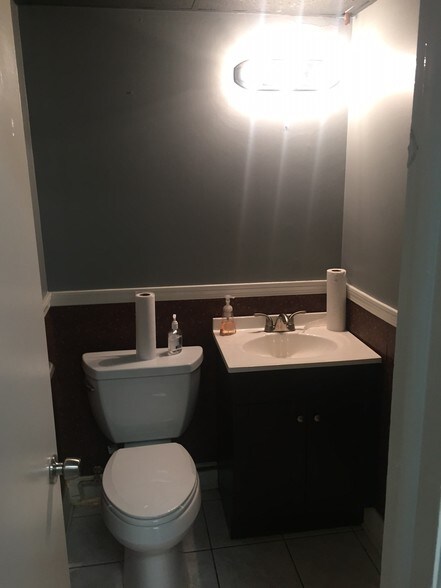 More Photos Of 401 Monroe Tpke, Monroe General Retail For Lease