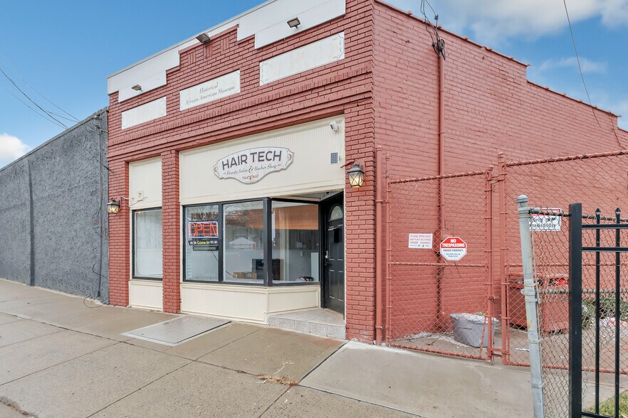 More Photos Of 6 Woodward Ave, Norwalk General Retail For Sale