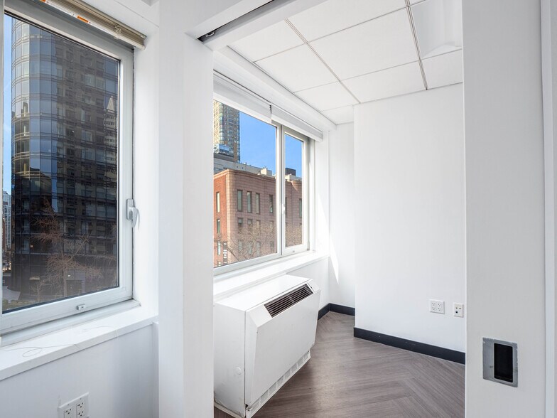 More Photos Of 235-260 E 68th St, New York Apartments For Lease