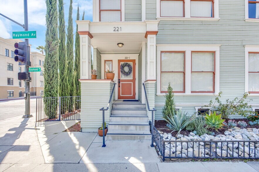 More Photos Of 221 Raymond Ave, Pasadena Apartments For Sale