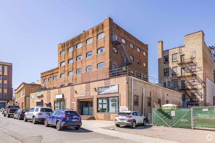 More Photos Of 208-214 Commerce Pl, Elizabeth Office For Lease