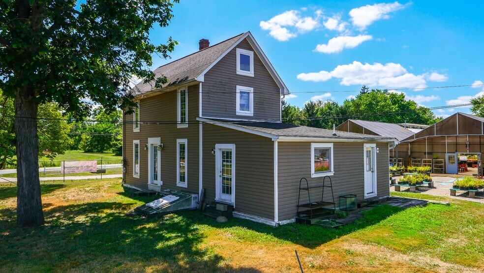 More Photos Of 1993 Wright Rd, Akron Garden Center For Sale