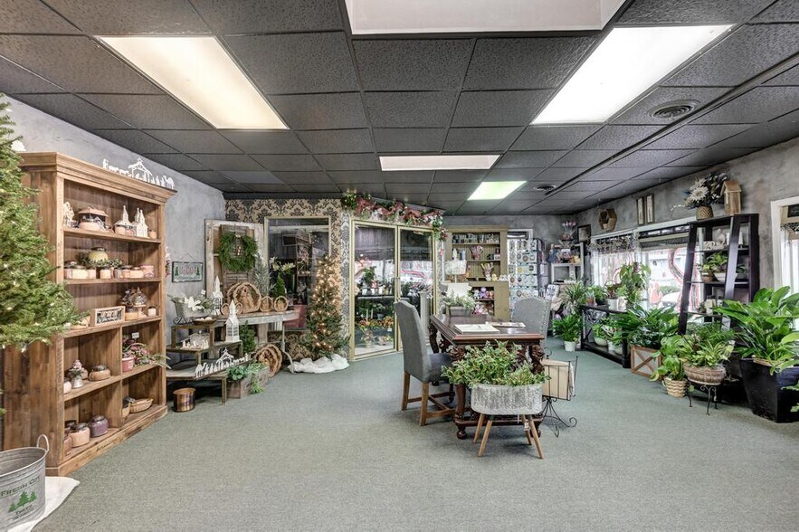 More Photos Of 103 E 9th St, Lamar Specialty For Sale