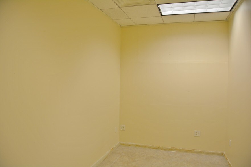 More Photos Of 12112 Bellaire Blvd, Houston Medical For Lease