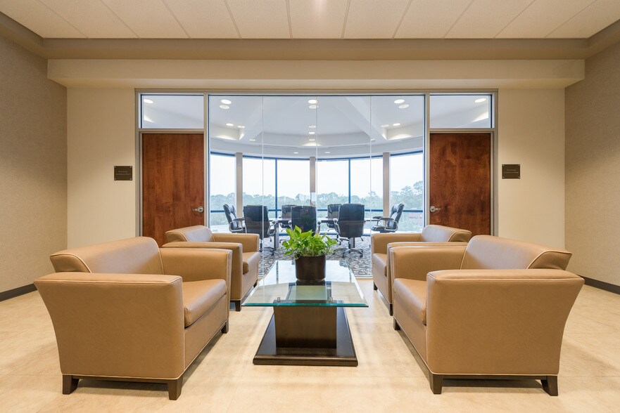 More Photos Of 7915 Baymeadows Way, Jacksonville Office For Lease