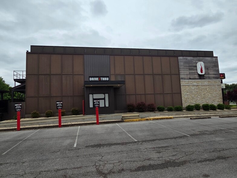 More Photos Of 2450 Scottsville Rd, Bowling Green Restaurant For Lease