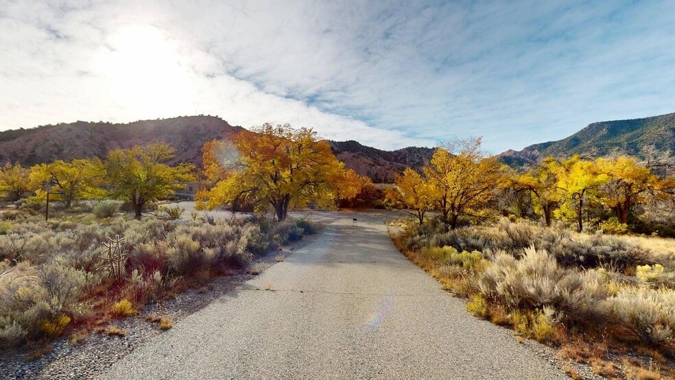 Primary Photo Of 7 Private Drive, Dixon Specialty For Sale