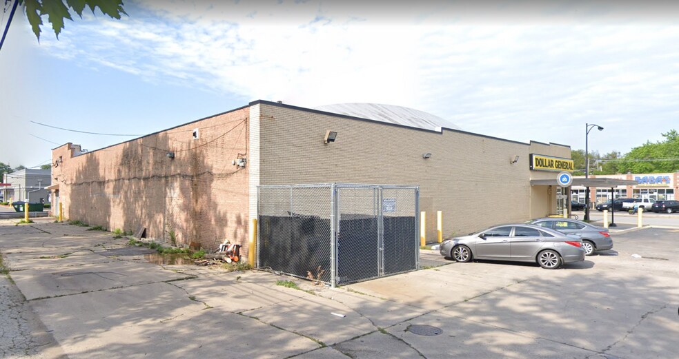 More Photos Of 9520 S Jeffrey, Chicago Freestanding For Sale