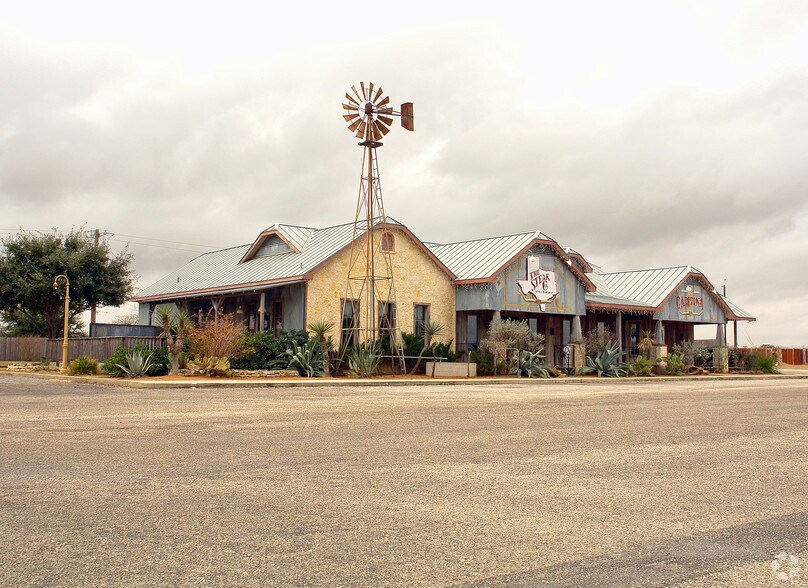 More Photos Of 11985 W Us-87 Hwy, La Vernia Restaurant For Sale