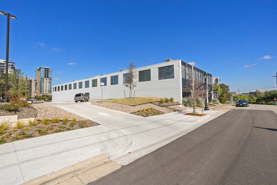 More Photos Of 910 Collier St, Fort Worth Loft Creative Space For Lease