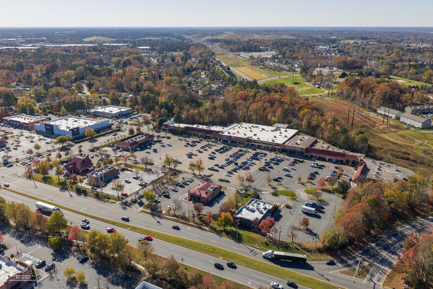 More Photos Of 4330-4368 S Laburnum Ave, Richmond Unknown For Lease