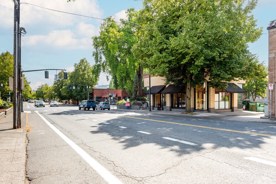 More Photos Of 1403-1445 NE Weidler St, Portland Unknown For Lease